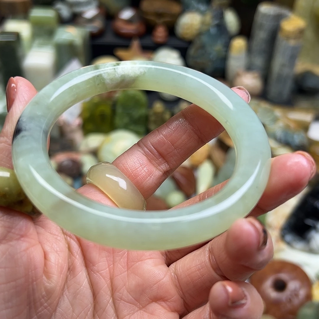 岫玉未镶嵌颈饰岫玉圆条58.6有瑕