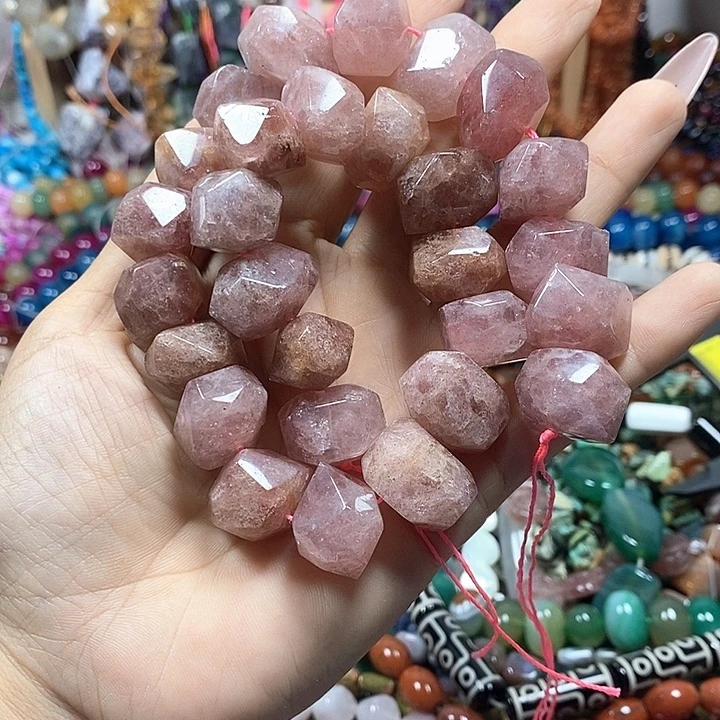玛瑙/玉髓未镶嵌珠宝半成品天然草莓晶切面随型卡19*14mm