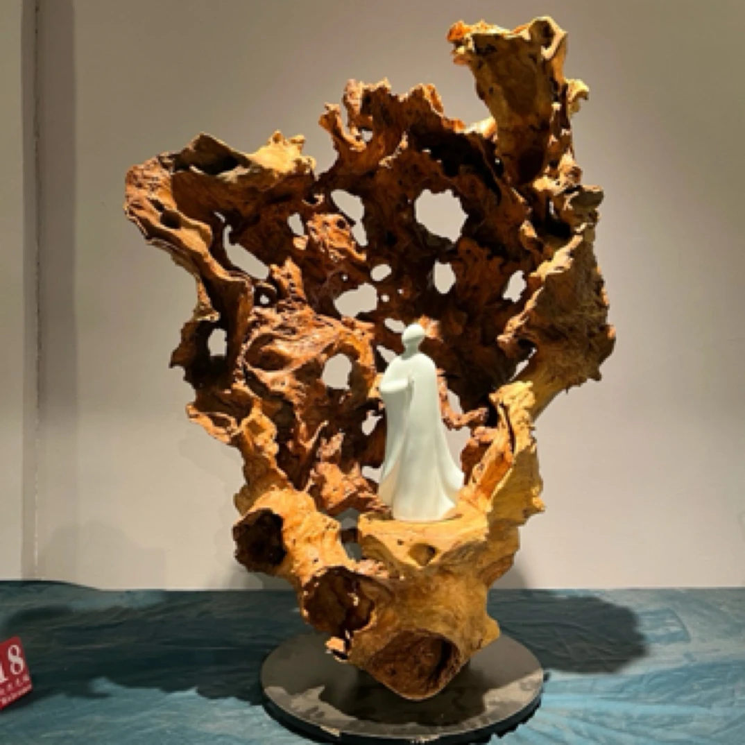 香衫木镂空造型佛龛大摆件高116宽90台面20*23