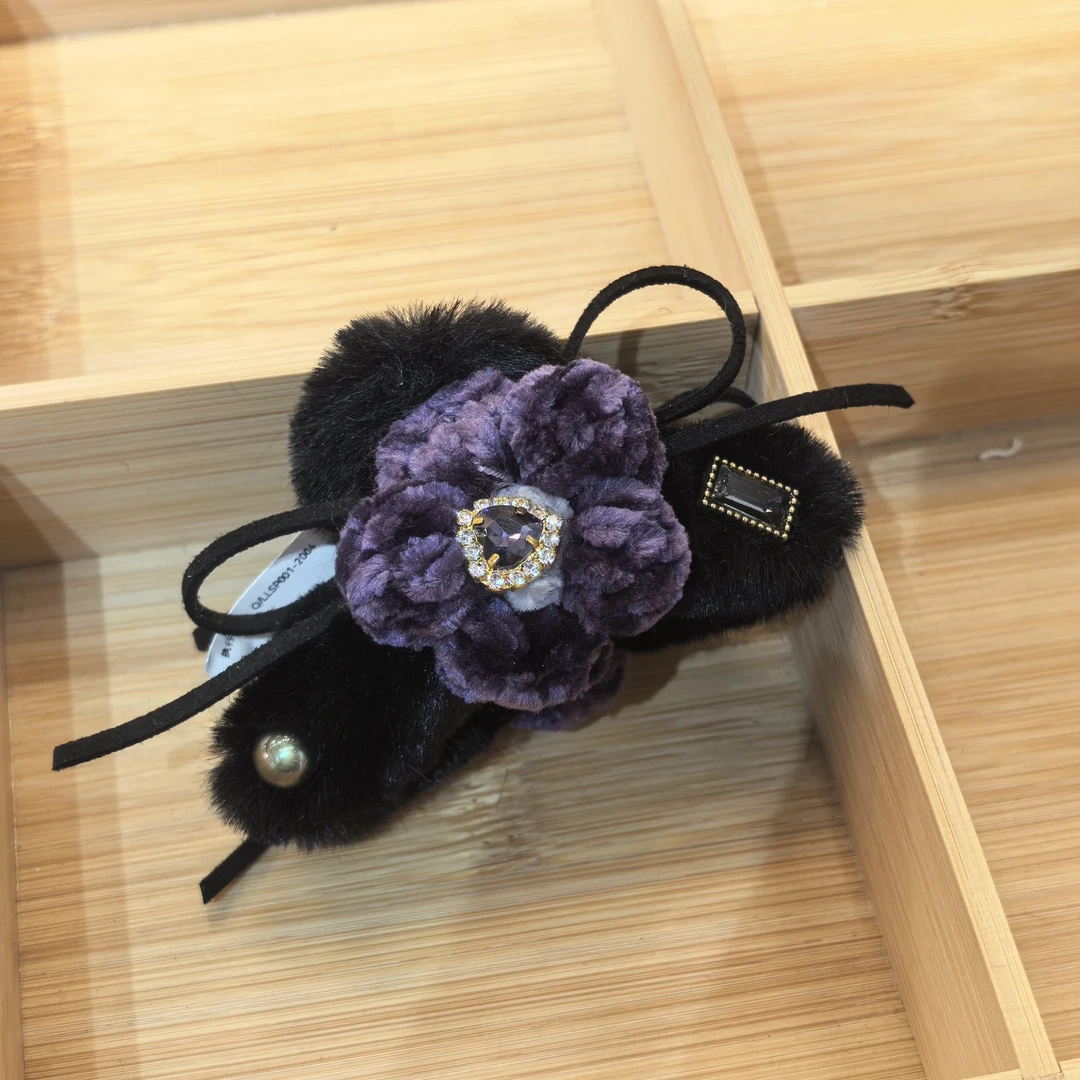 D410紫色绒绒花朵爱心闪闪蝴蝶结毛毛小抓夹