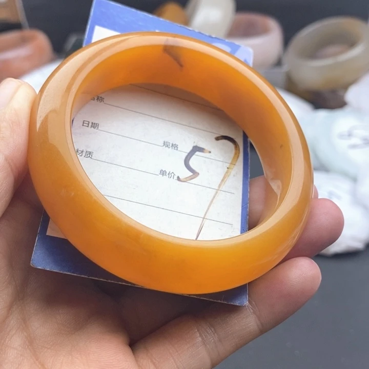 石英质玉手镯未镶嵌