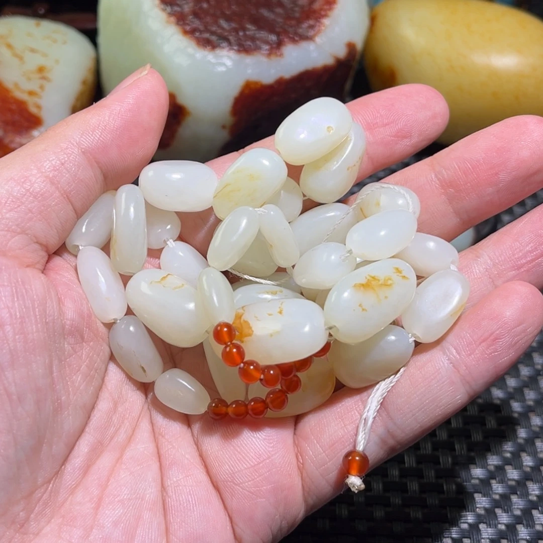 和田玉未镶嵌把件