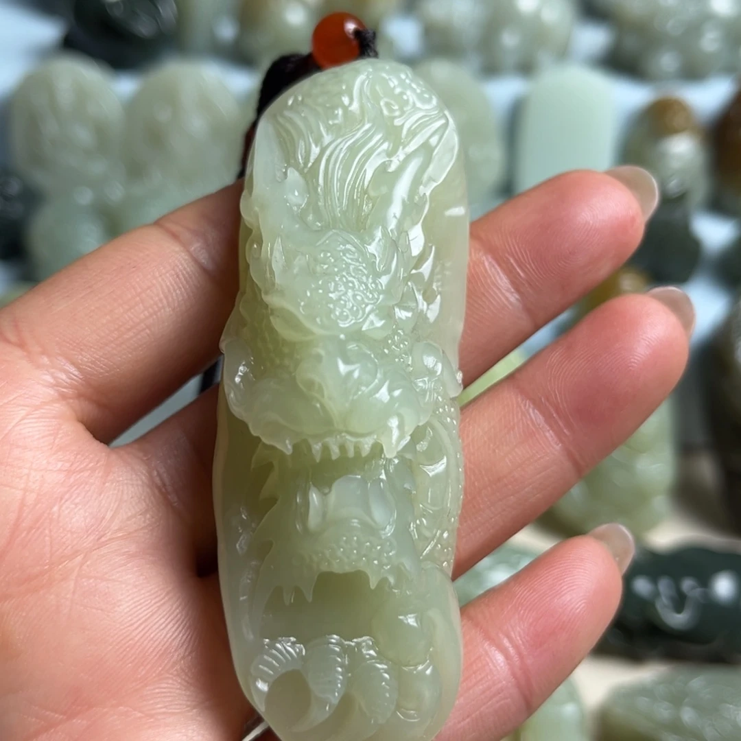 和田玉未镶嵌把件