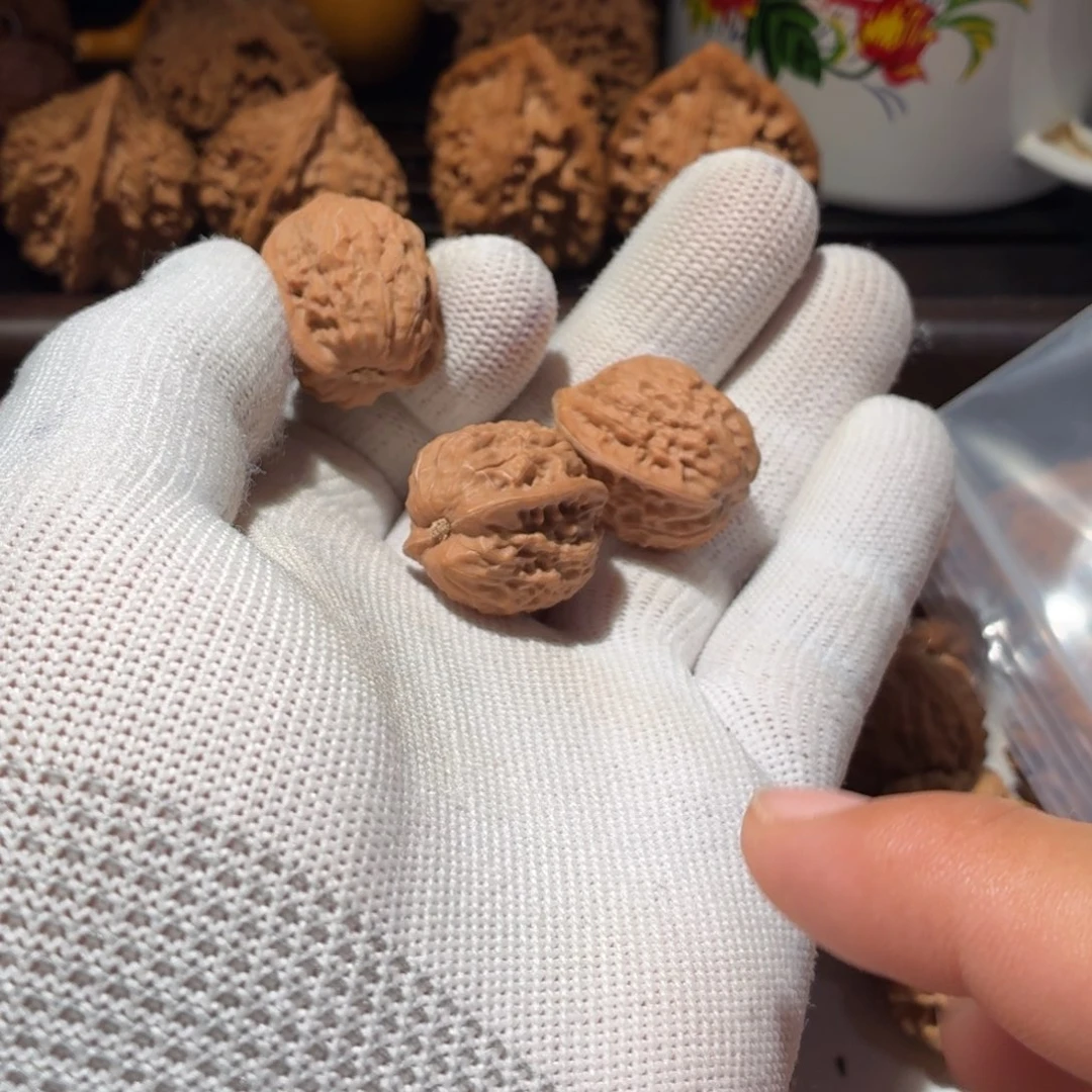 看***雨文玩核桃吊坠七步沟