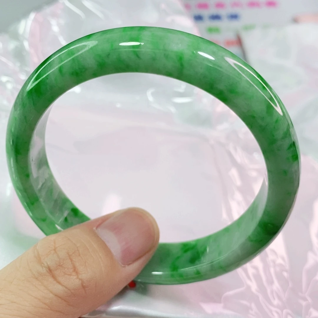 翡翠手镯未镶嵌5657圈口强推完整高品质