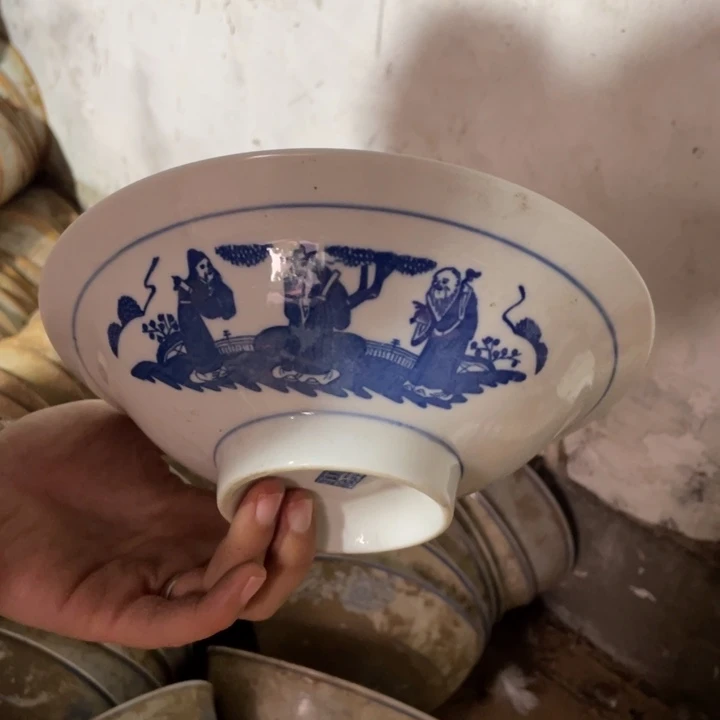 摆件老碗品相一般有黑点口失园不退换