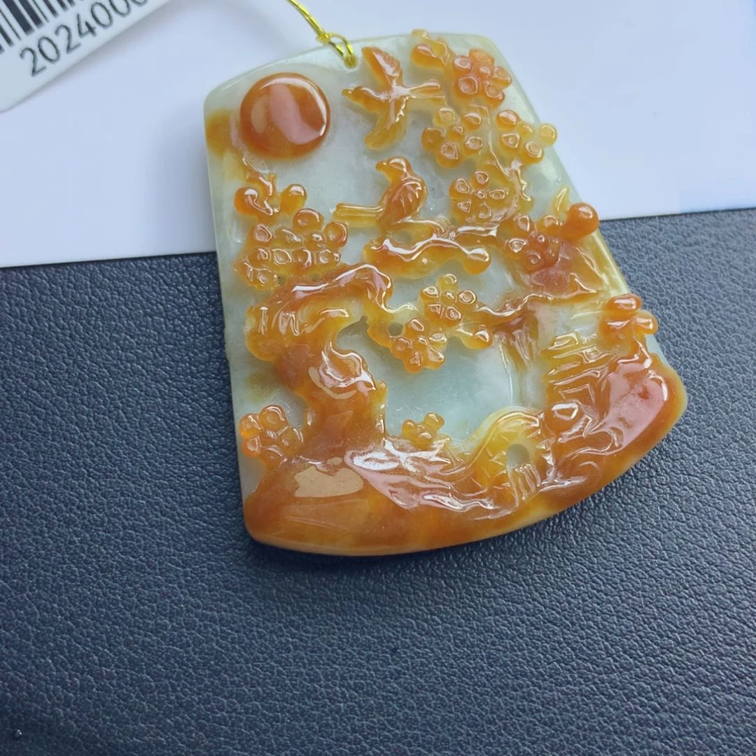 翡翠颈饰未镶嵌山水牌