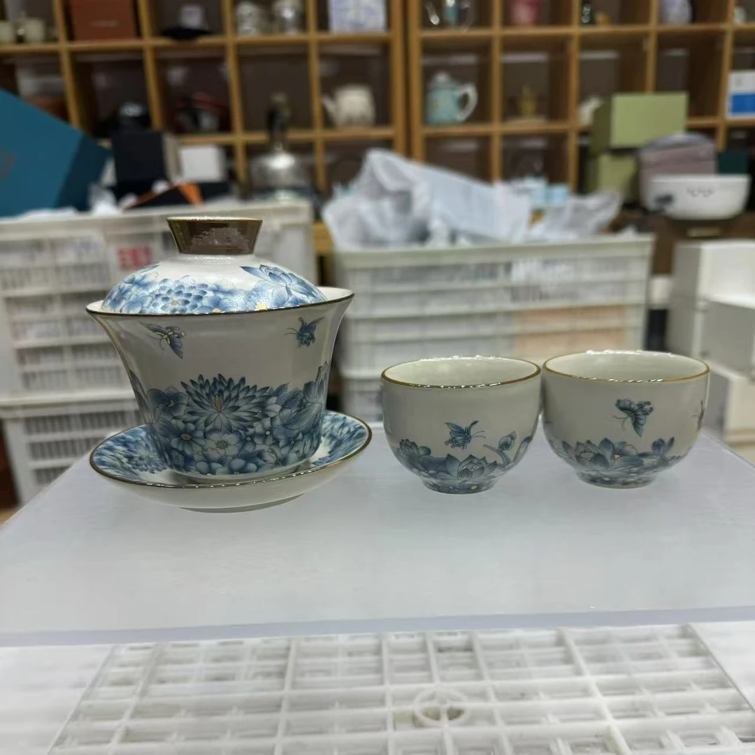 汝窑蝶恋花盖碗+2个汝窑蝶恋花客杯