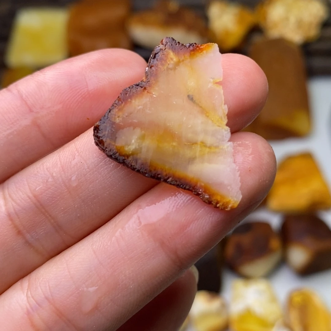 可***能定制琥珀天然蜜蜡乌料