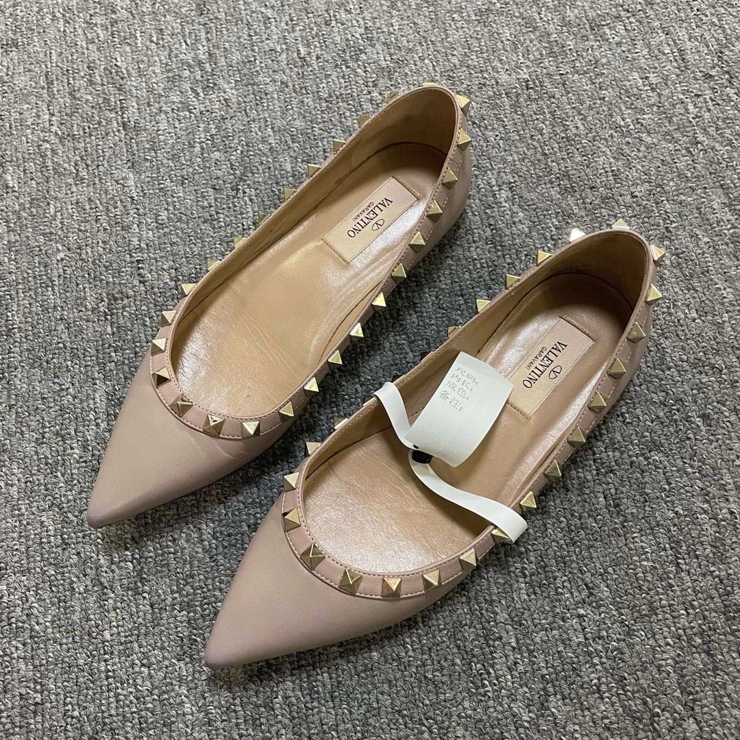 95新 Valentino/华伦天奴 Rockstud 铆钉休闲单鞋 35.5码/09835