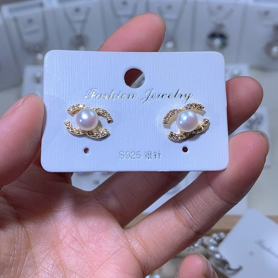 未镶嵌淡水珍珠耳饰