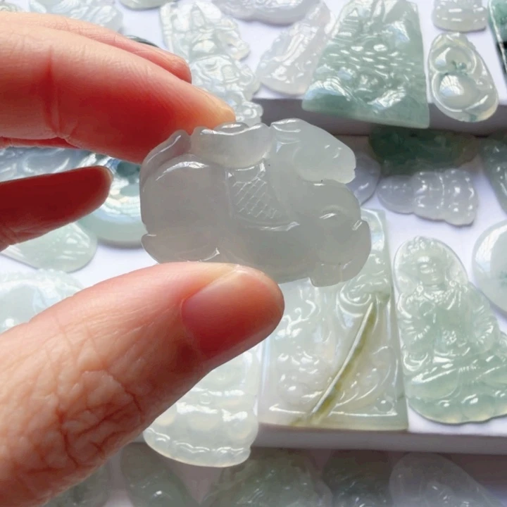 翡翠未镶嵌颈饰翡翠