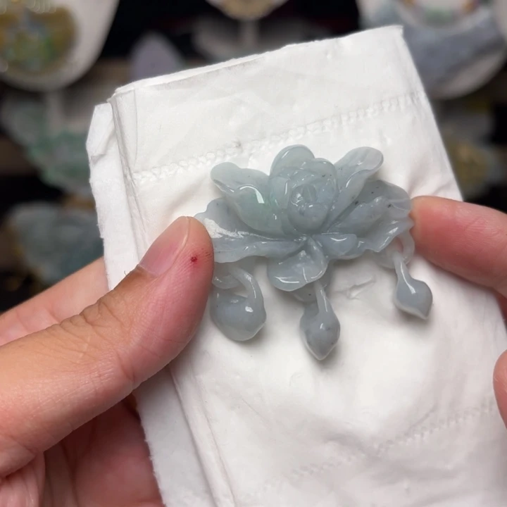 翡翠未镶嵌颈饰吊坠