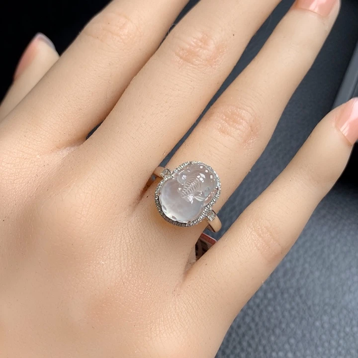 翡翠戒指18K金镶嵌翡翠戒指18k金镶嵌