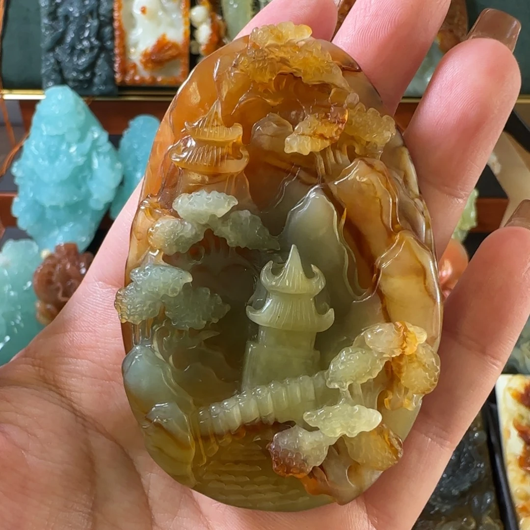 岫玉未镶嵌颈饰山水