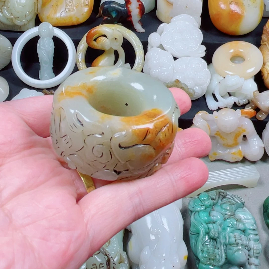 瓒***歌和田玉未镶嵌挂件