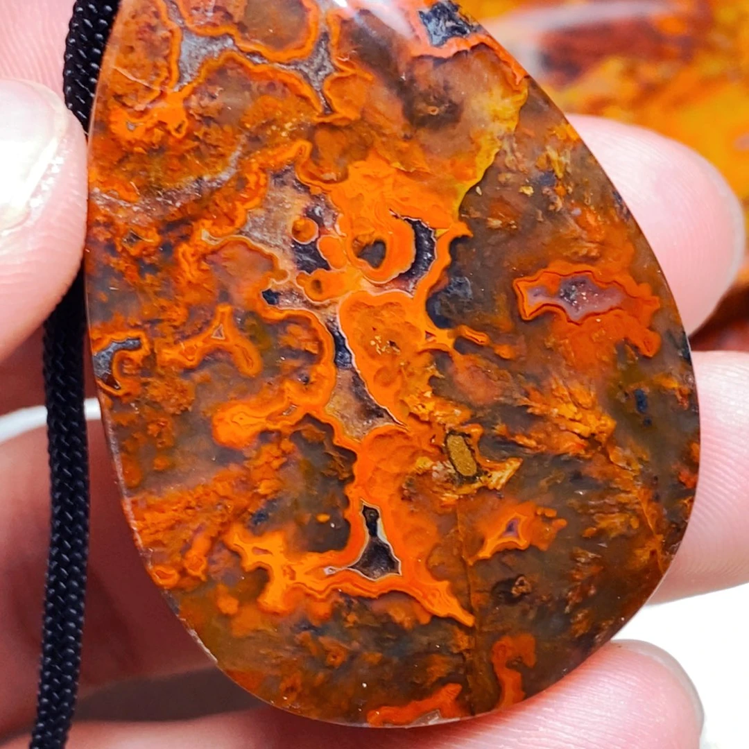 北***豚玛瑙/玉髓未镶嵌颈饰