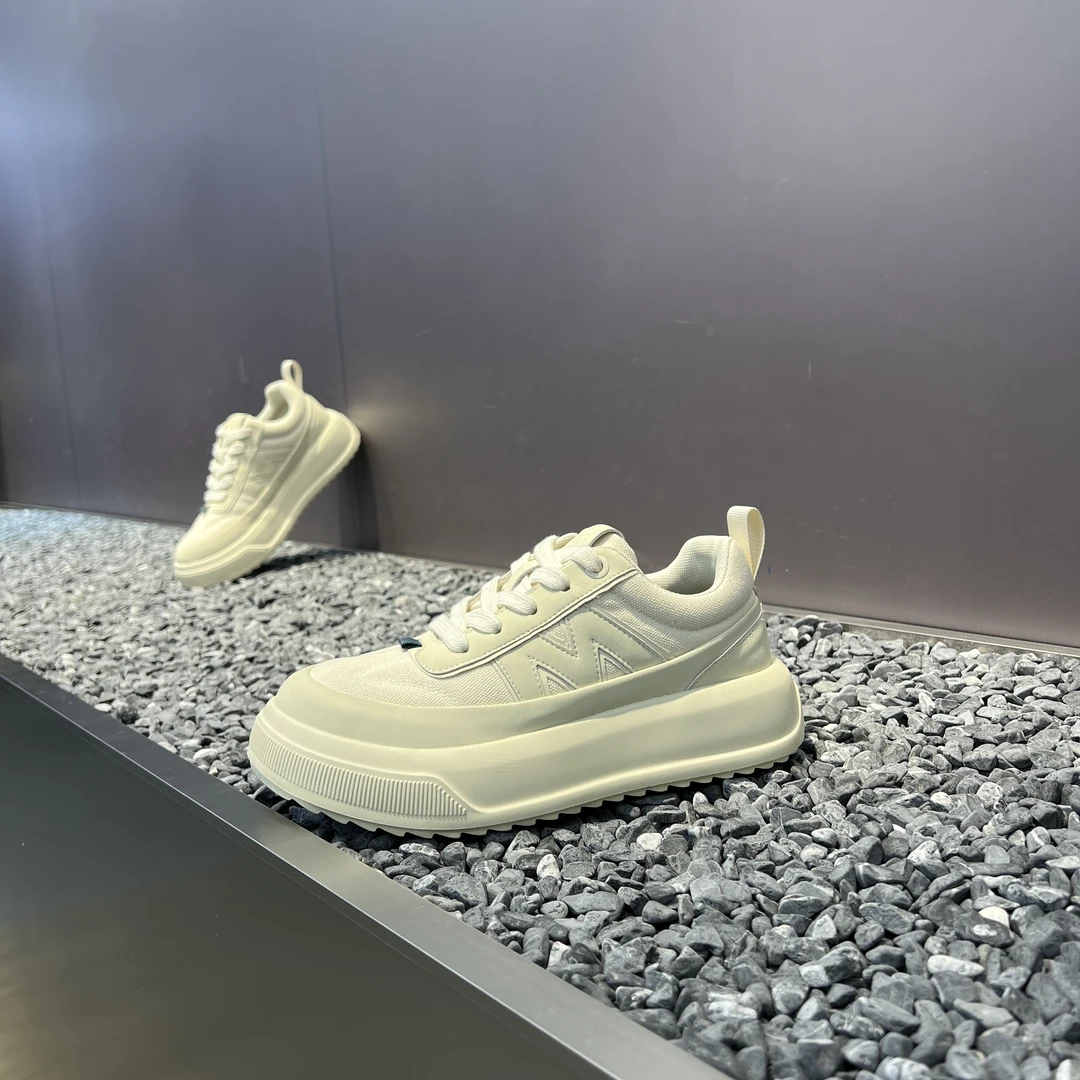 2025广州秋冬爆款皮面青春潮流增高厚底软面休闲时尚潮流男士板鞋