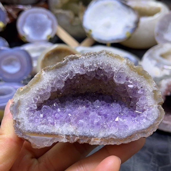 水晶未镶嵌珠宝半成品紫晶洞