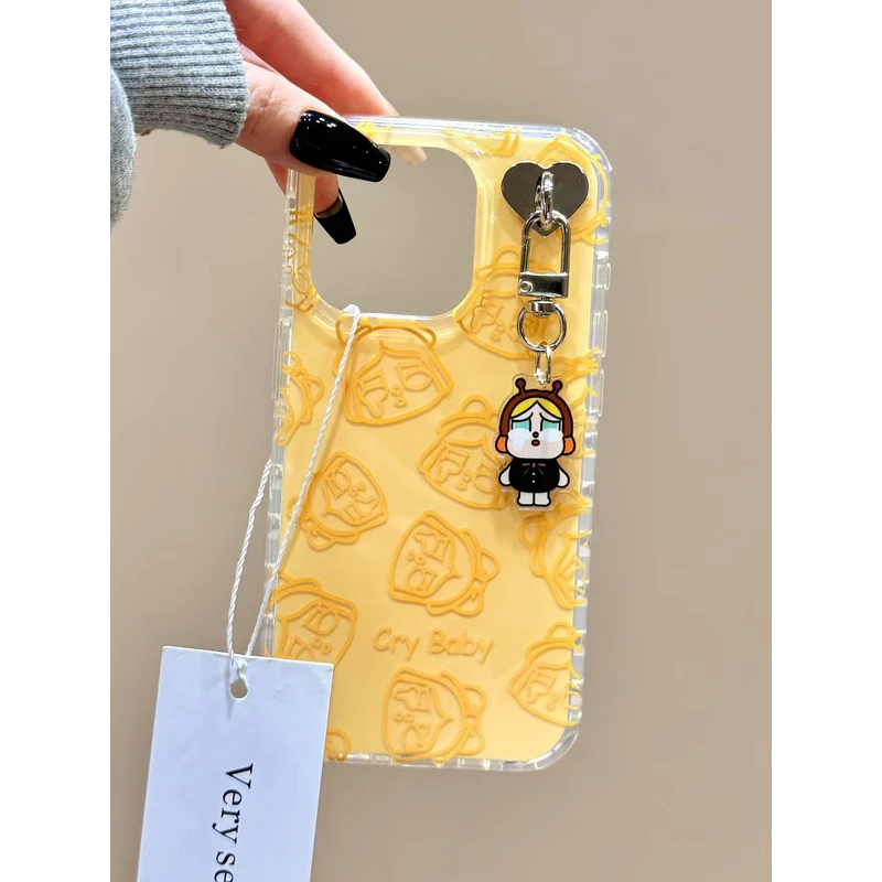 可爱黄底满屏线条哭泣女孩挂件适用苹果16promax手机壳15iphone14