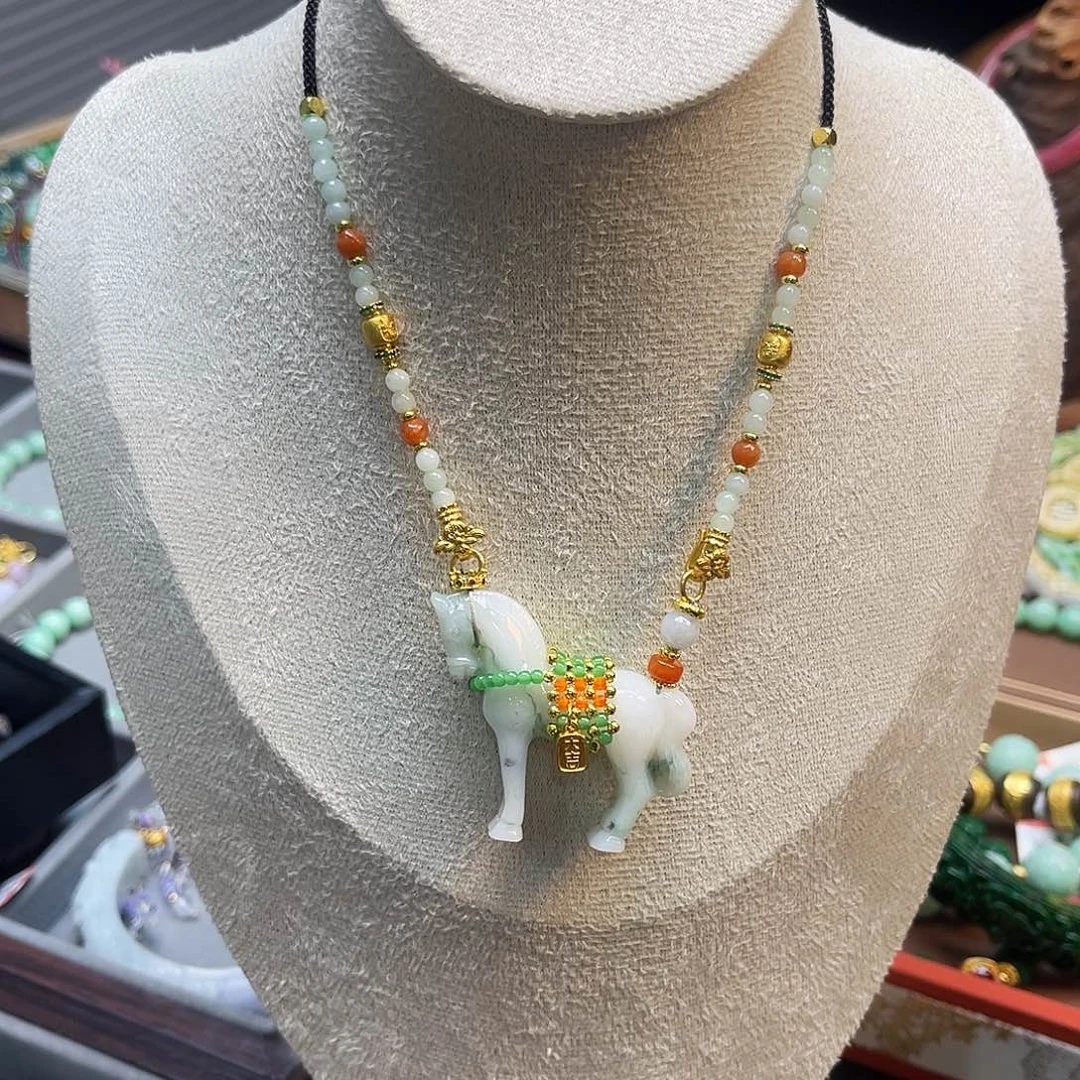 翡翠未镶嵌吊坠(赠链)炸