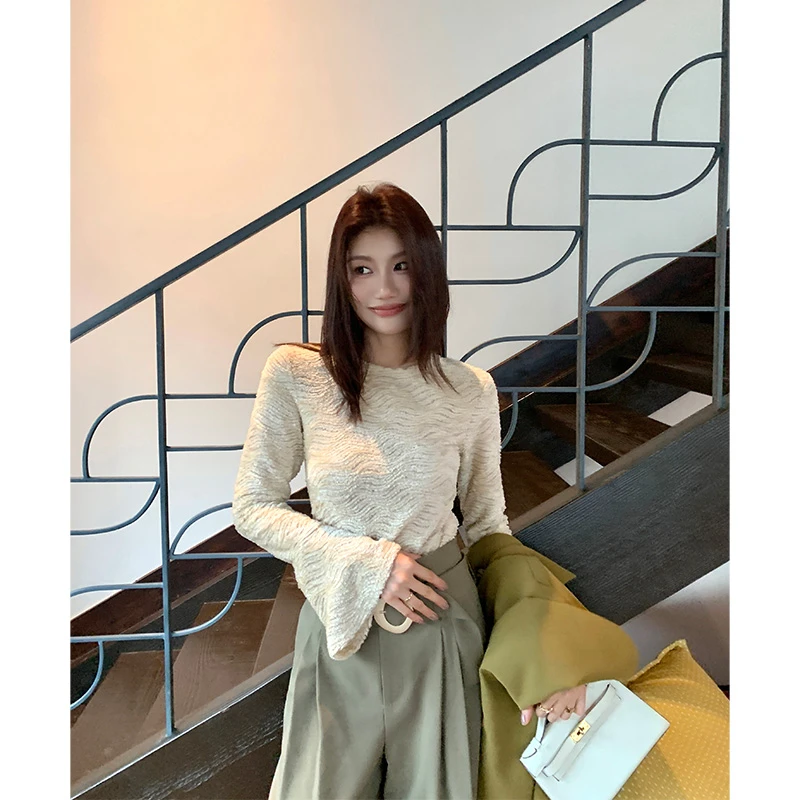 【ALONE SAVOR】龍喜儿落羽清波 早秋精致弹力抽褶喇叭袖T恤T106