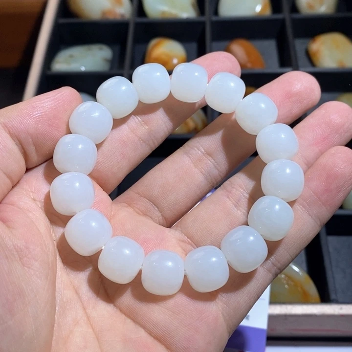 和田玉（糖玉）未镶嵌颈饰?*想
