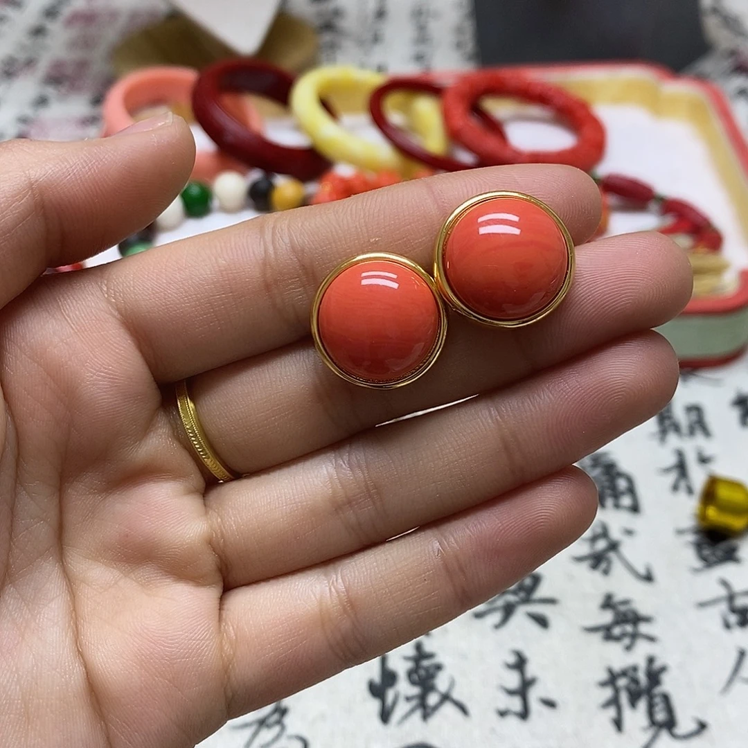 非金属莫莫色耳钉