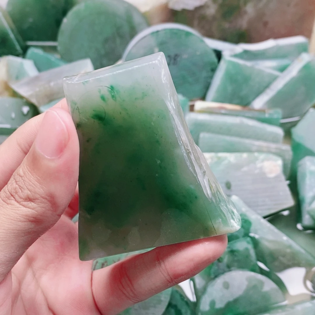 石英质玉未镶嵌吊坠(不含链)巴**_