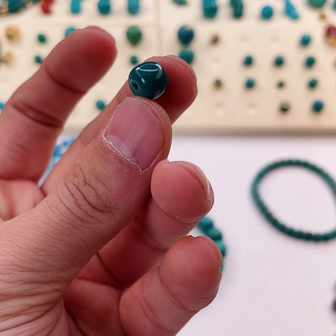 绿松石颈饰未镶嵌