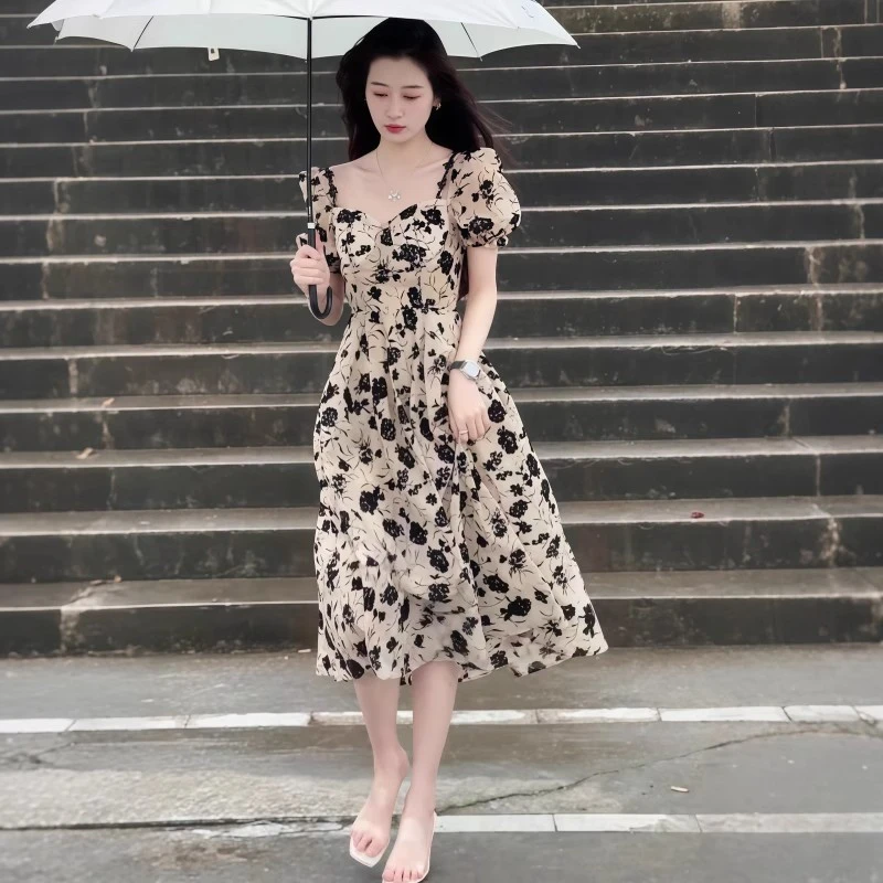 碎花短袖连衣裙女2025夏季新法式干枯玫瑰两件套高级流行长款裙子