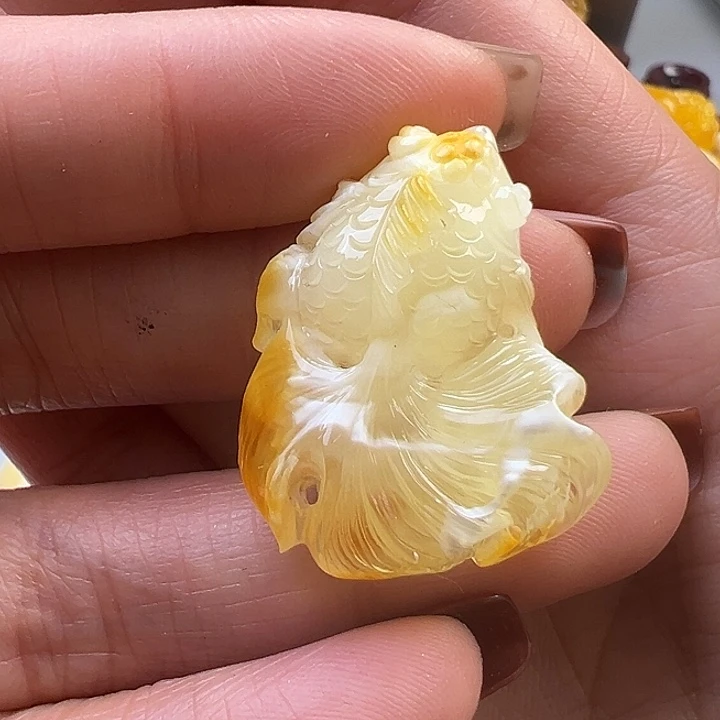 蜜蜡未镶嵌珠宝奇石