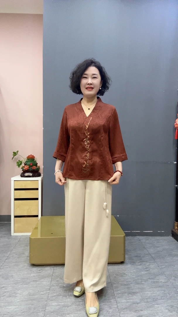 女人美提花刺绣时尚百搭上衣（加大码）