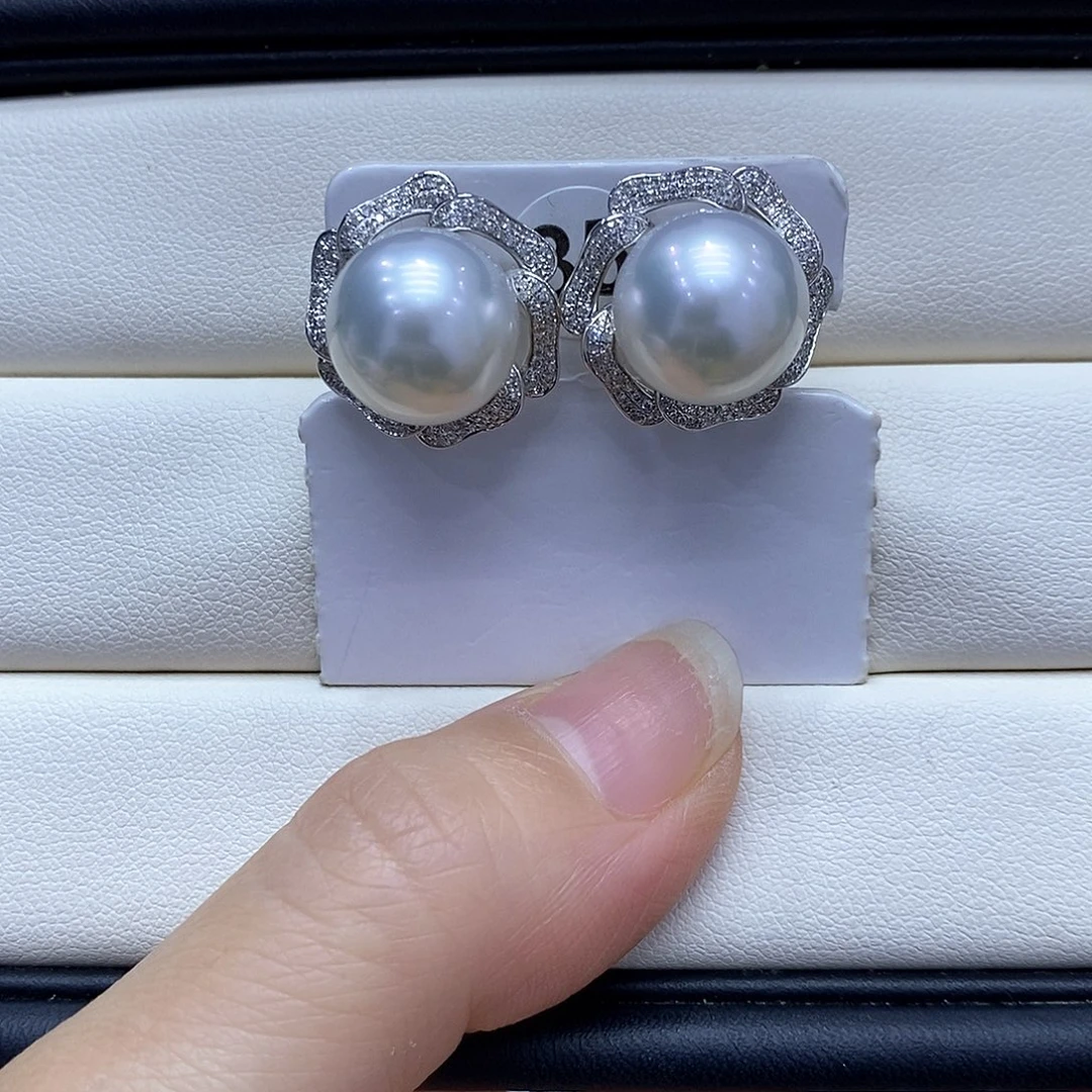 海水珍珠耳饰18K金镶嵌12到13点位澳白