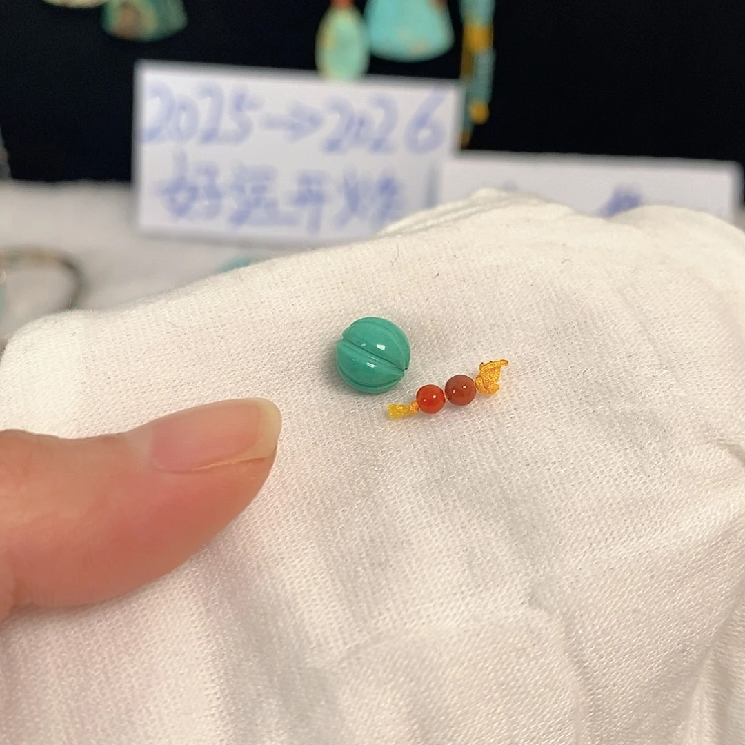 南红玛瑙未镶嵌珠宝奇石