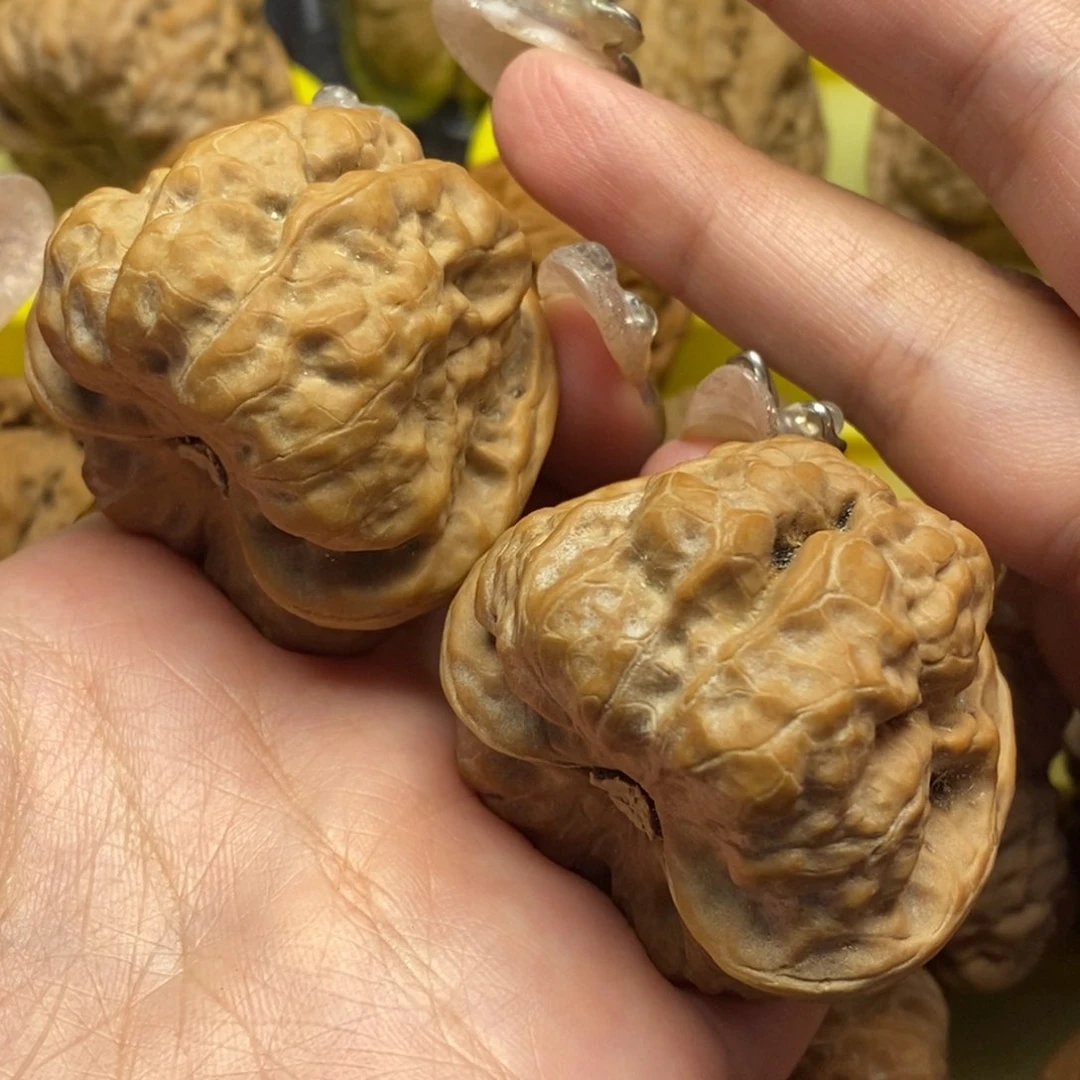 吊坠桃核蛤蟆头文玩