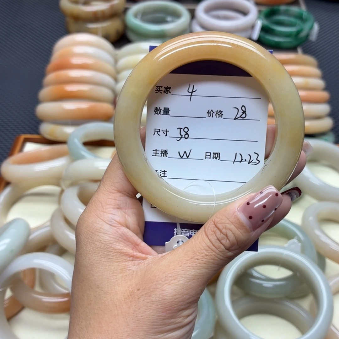 石英质玉未镶嵌手镯