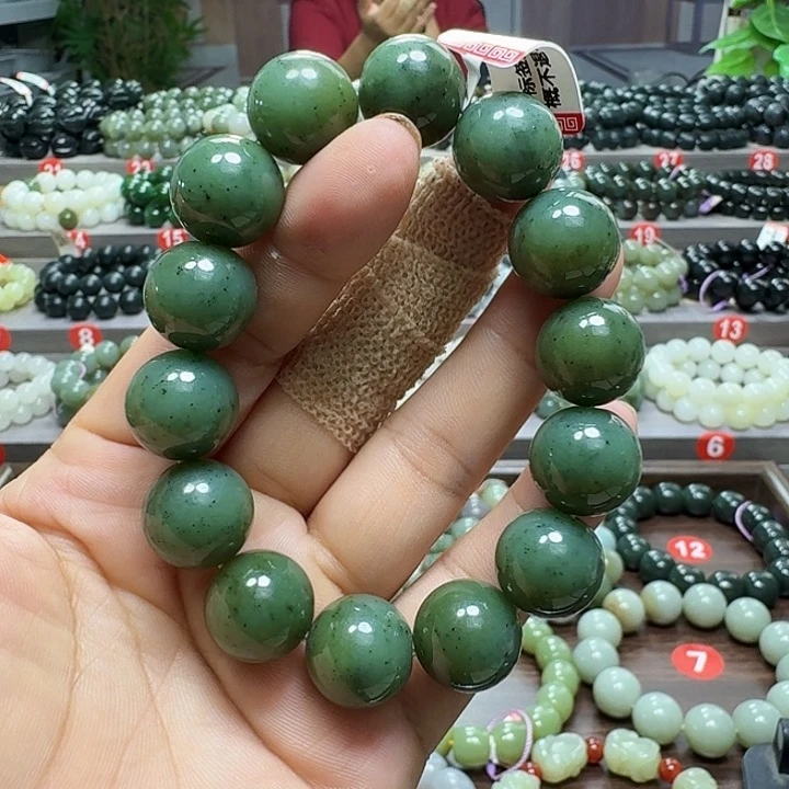 未镶嵌手链和田玉（碧玉）卡16
