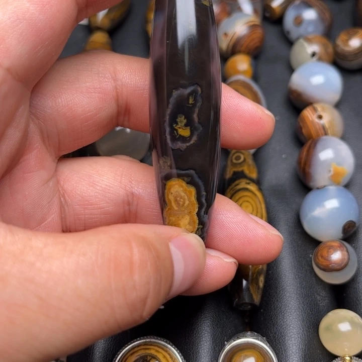 石英质玉珠宝半成品未镶嵌卫**人