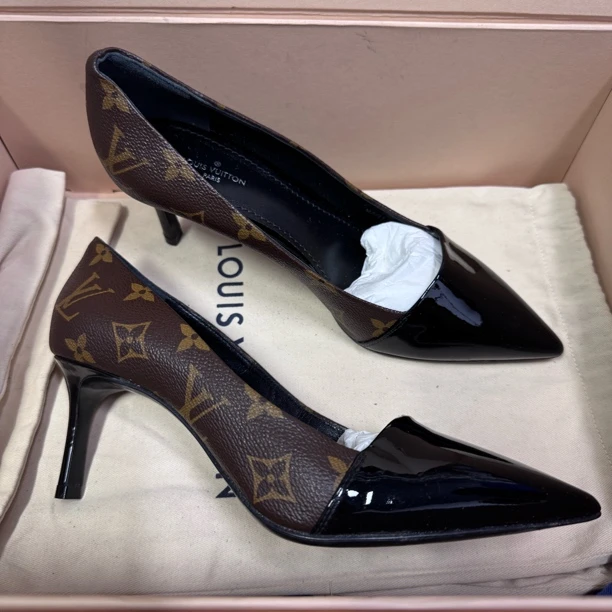 未使用 LouisVuitton/路易威登 2591113老花拼色尖头高跟鞋