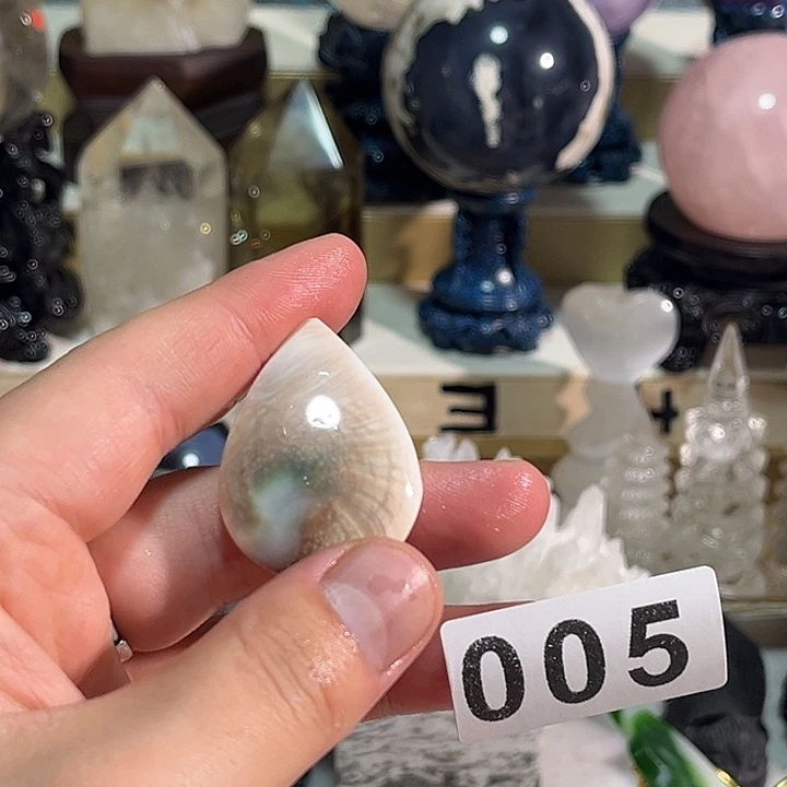 未镶嵌水晶大型摆件（非配饰）