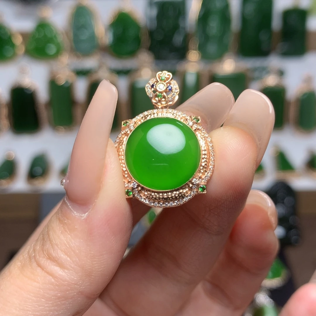 和田玉（碧玉）吊坠18K金镶嵌