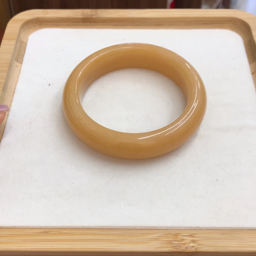 石英质玉未镶嵌手镯