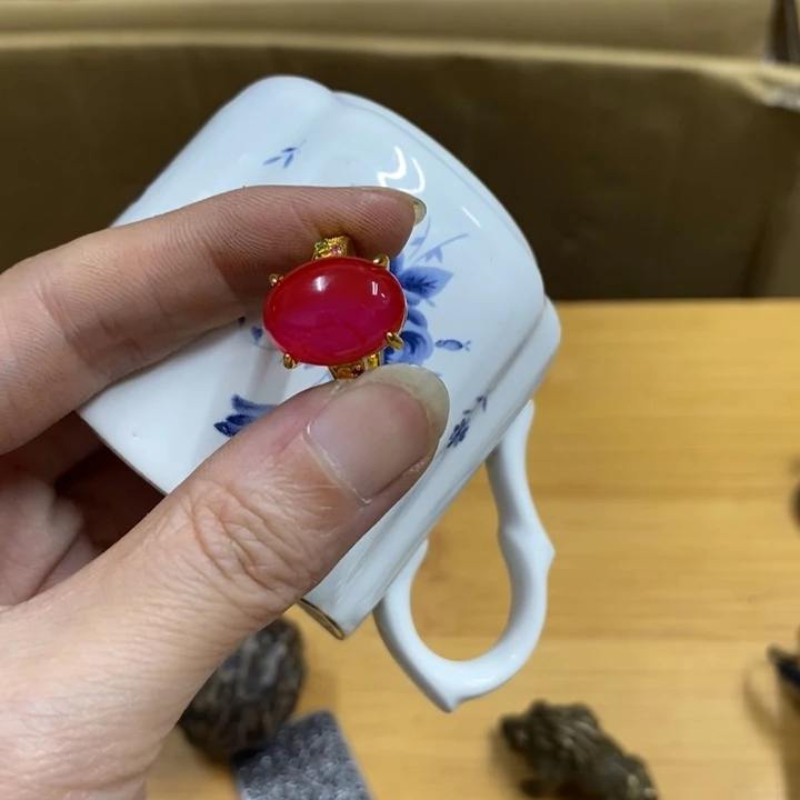 l****瓷中古工艺品一件