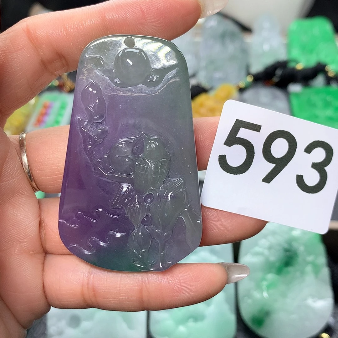 翡翠吊坠(赠链)未镶嵌