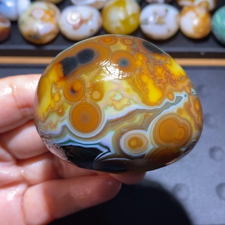 未镶嵌玛瑙/玉髓珠宝半成品90