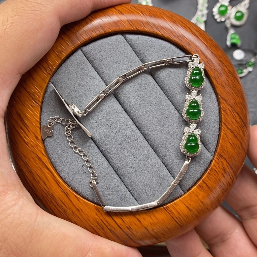 翡翠颈饰银S925镶嵌戴****厂翡翠手链