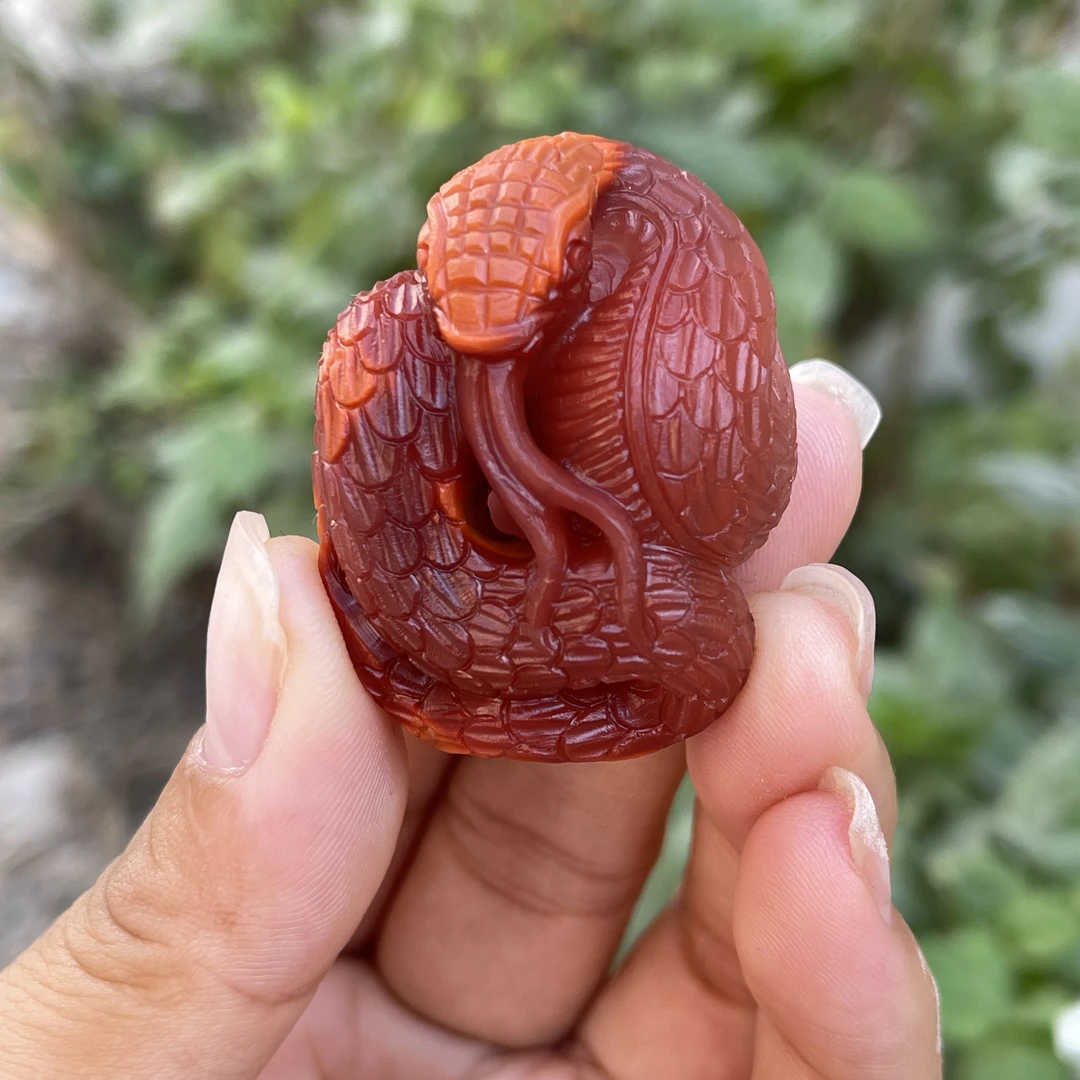 (典藏级)南红瓦西牛血红蛇吊坠 雕工精湛 尺寸41.2*32.2*23.6