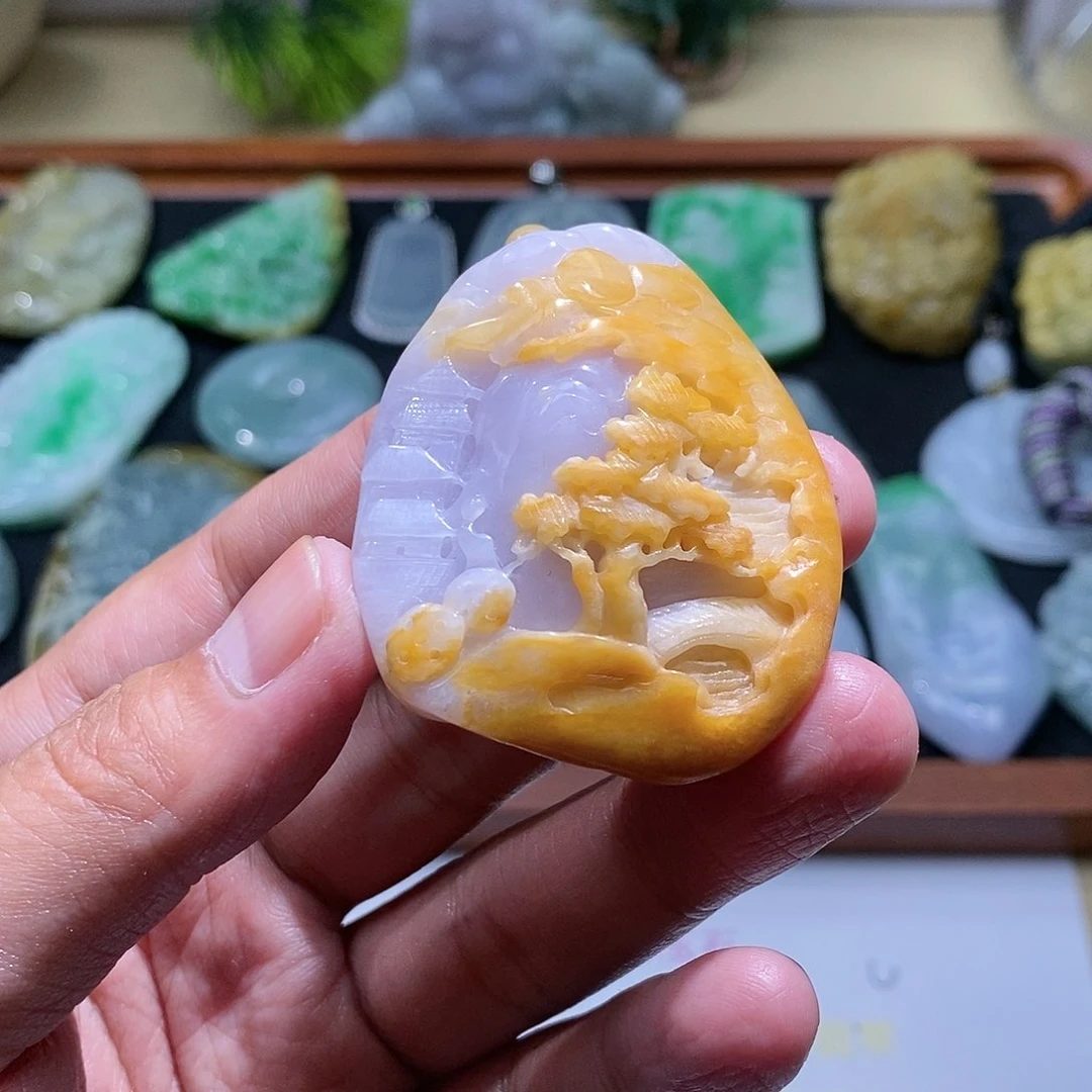 【闪购商品】翡翠颈饰未镶嵌温****司山水
