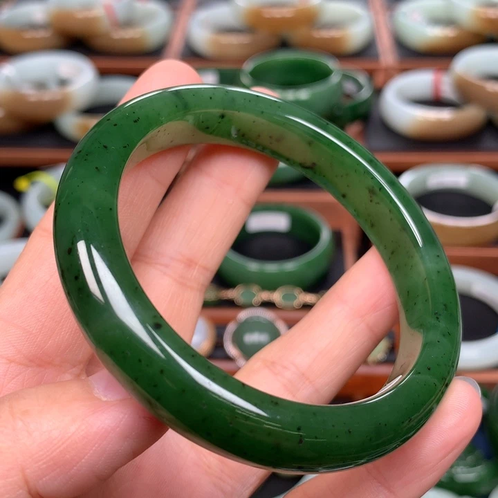 和田玉（碧玉）手镯未镶嵌